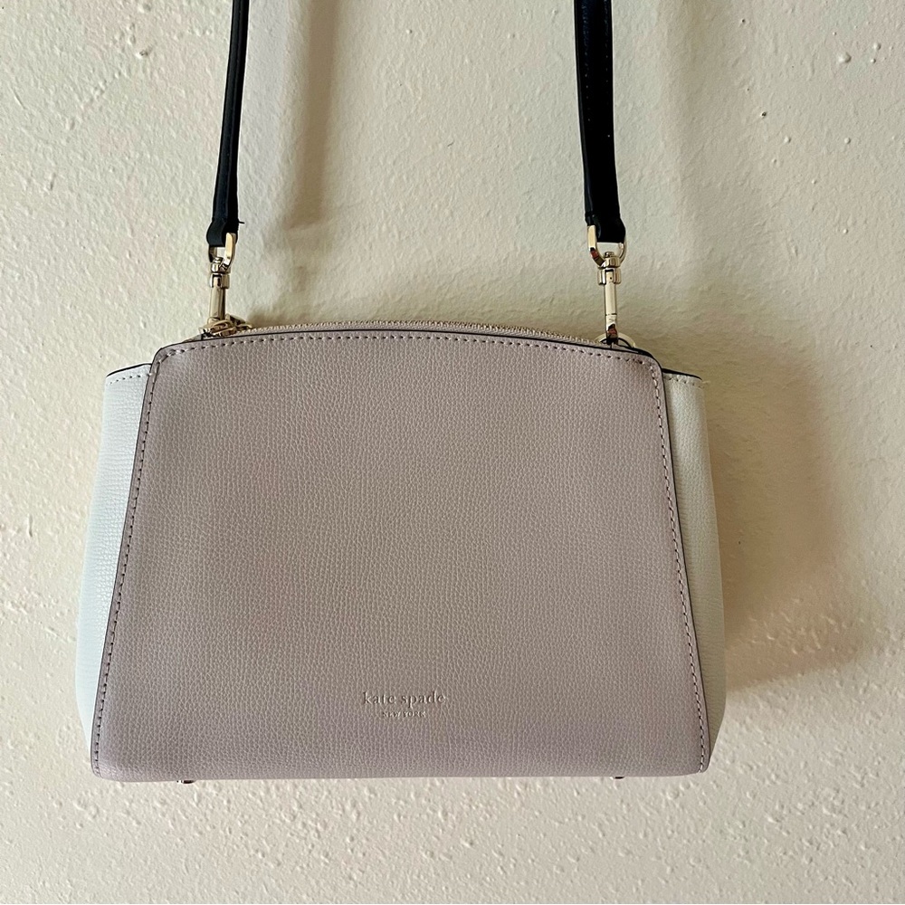 Kate Spade Taupe and White Crossbody Bag NWOT - Picture 2 of 13